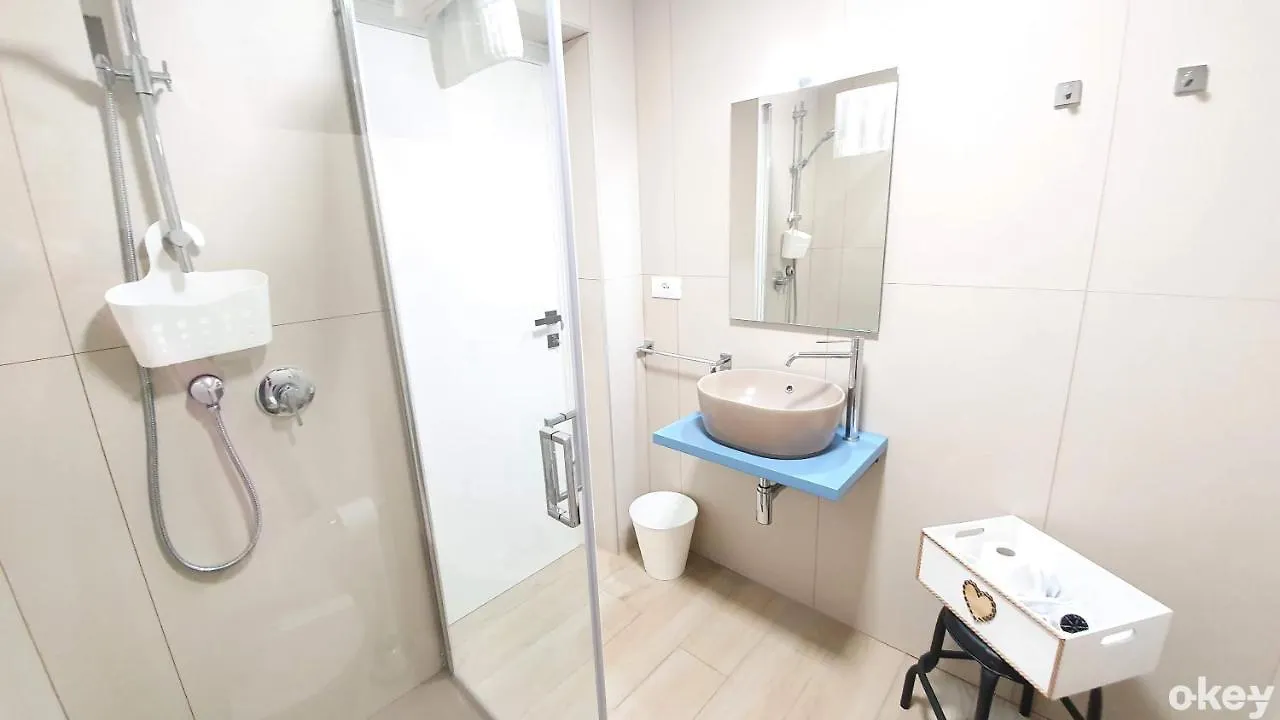 Hotel Dimora Beluga - Bari Centro 0*,  Italia
